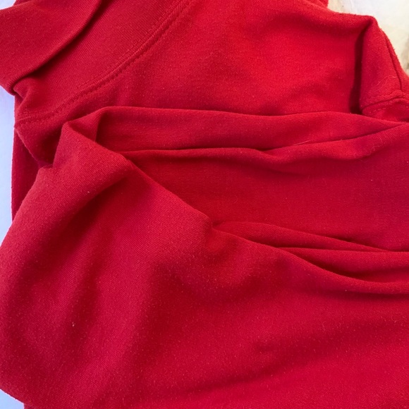❤️ Long-Sleeve Red Turtle Neck Top ❤️ - Picture 3 of 3